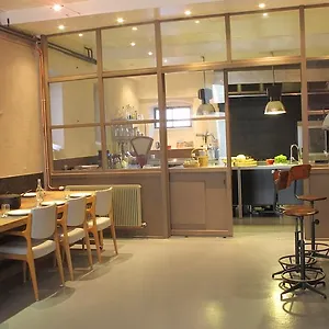 https://chambres-dhotes-lepicurium.hotels-rhonealpes.com